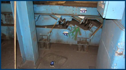 Figure 1: Floor vibration measurement: BeanDevice AX-3D ±2G